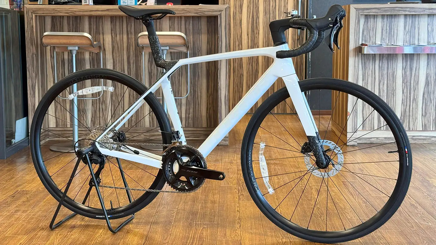 TREK Madone SL 5 2026年モデル入荷！新カラー＆チューブレスでさらに