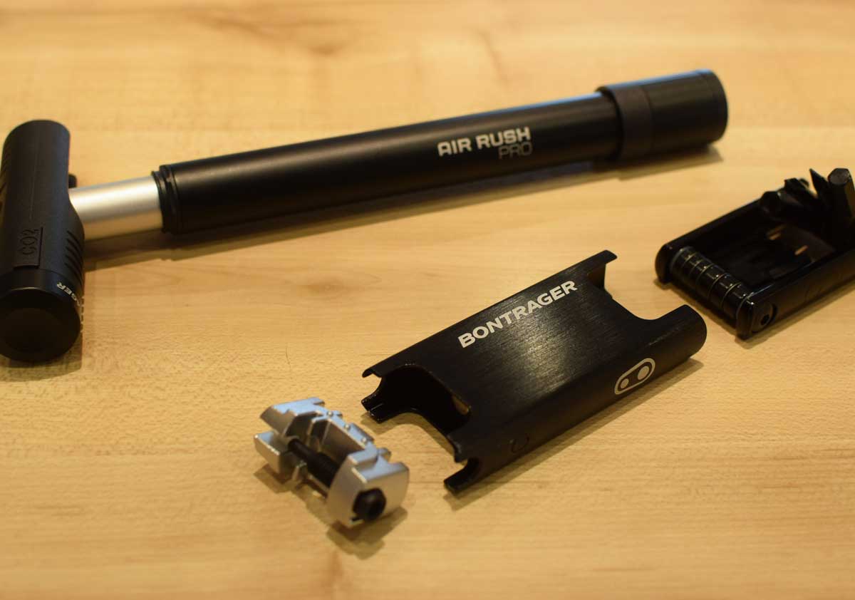 ボントレガーとクランクブラザーズがコラボ！携帯ポンプ＆工具登場