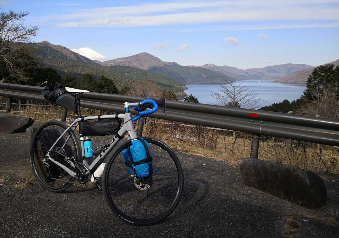 芦ノ湖と富士山が見える高台からとったチェックポイントSL5の写真