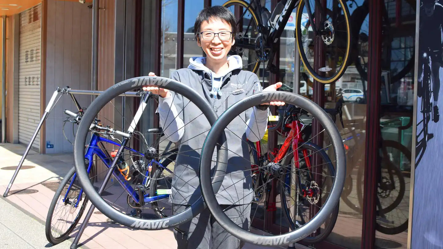 mavic-wheel-01.webp?v=1759061817 mavic-wheel-01.webp?v=1759061817