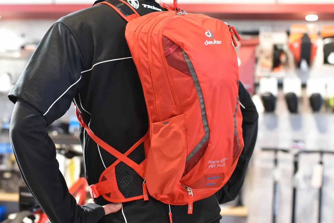 ドイターのレースEXPエアーを背負ってみた写真