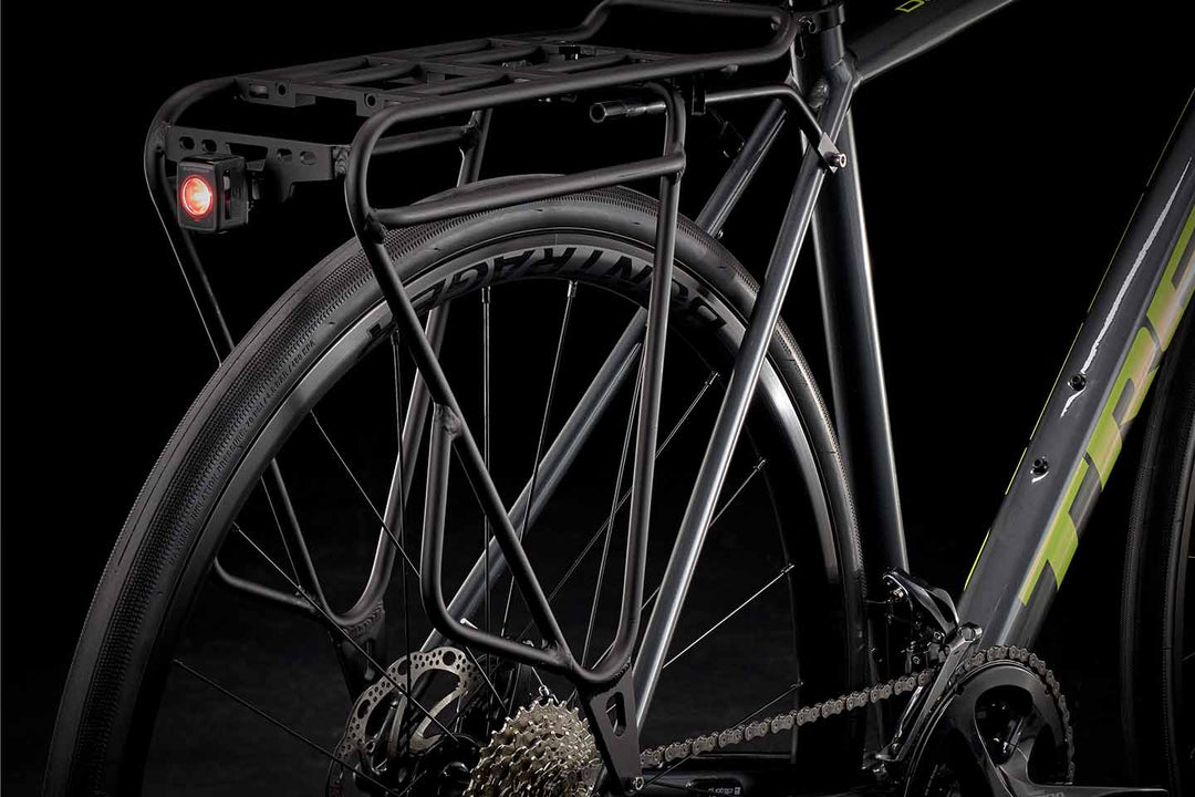 トレックのドマーネAL3にキャリアを取り付けた写真