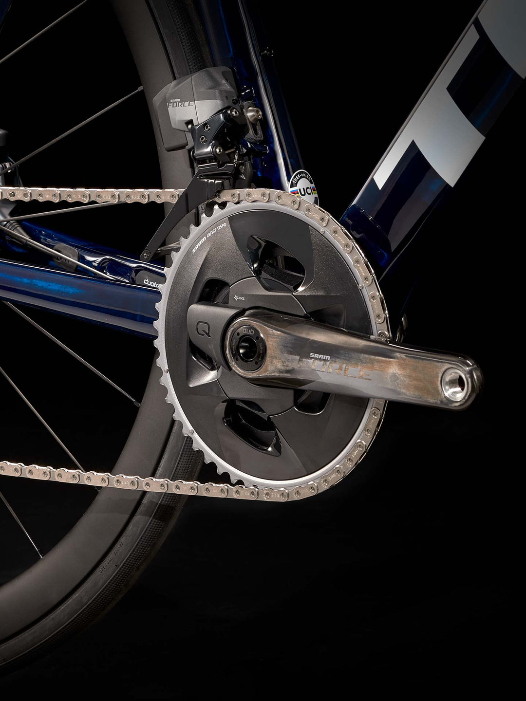 ロードバイクのフロント2段ギアの写真