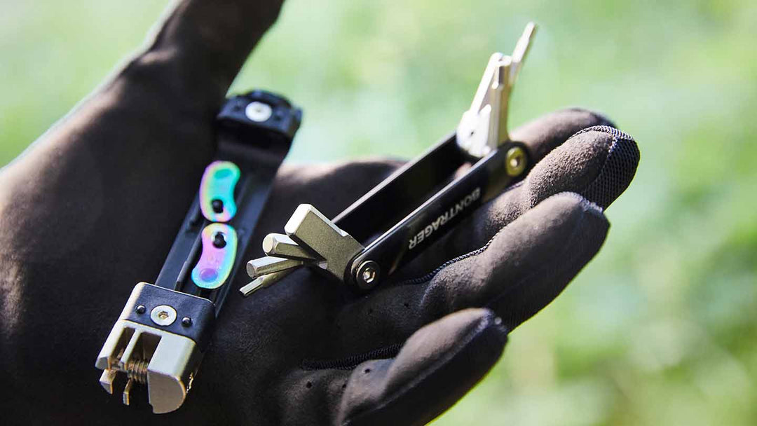 さまざまなサイズの工具がワンセットになっていて持ち運びが便利な携帯工具の写真