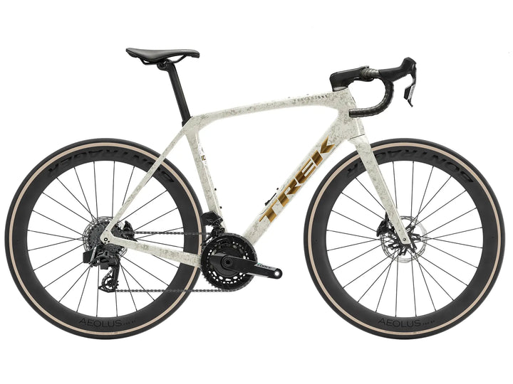 ブランド名:TREK、モデル名:domane slr 7 axs 、年式:2026年、カラー:era white supernova marble