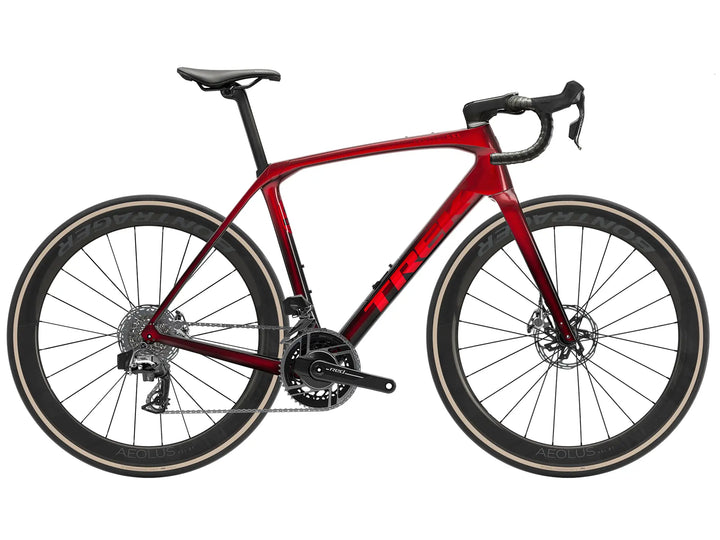 ブランド名:TREK、モデル名:domane slr 9 axs、年式:2026年、カラー:metallic red smoke to red carbon smoke