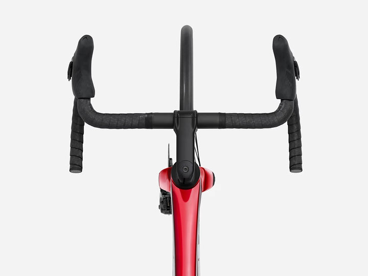 TREK Madone SL6 Gen8(2026年モデル)カラー:Gloss Fury Red/Matte Deep Smoke 真上から撮影