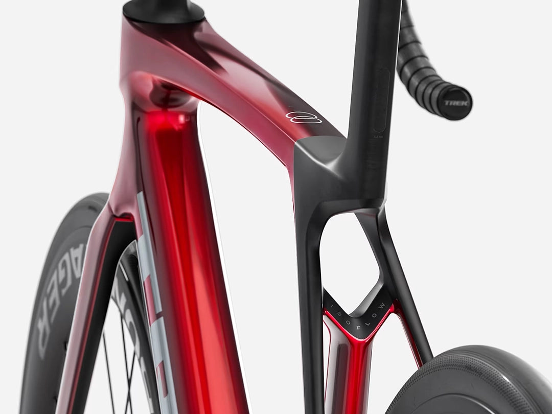 TREK Madone SL6 Gen8(2026年モデル)カラー:Gloss Fury Red/Matte Deep Smoke  ISOフロー部分
