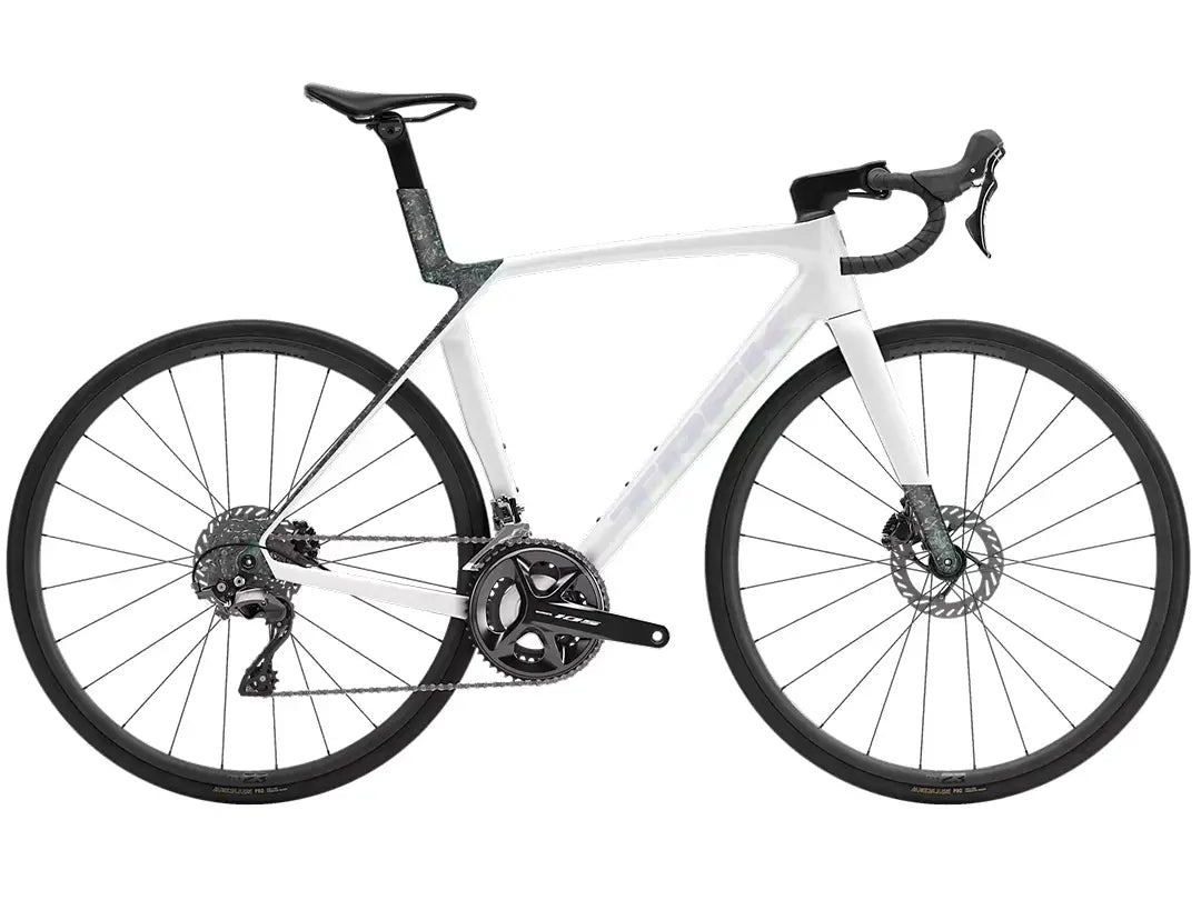 TREK Madone SL5 Gen8(2026年モデル)カラー:Gloss Crystal White/Matte Deep Smoke