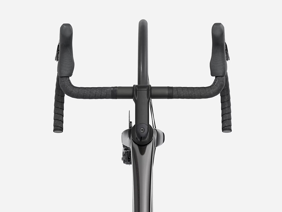 TREK Madone SL5 Gen8(2026年モデル)カラー:Gloss Dark Star/Matte Deep Smoke 真上からハンドルまわりを撮影
