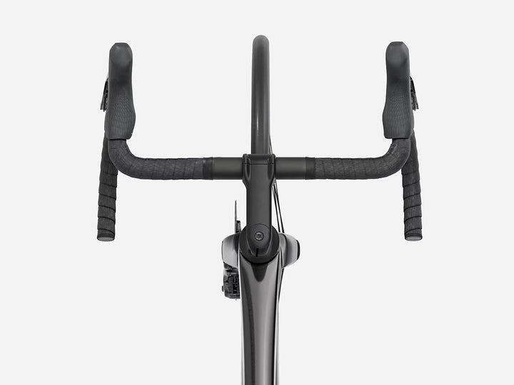 TREK Madone SL5 Gen8(2026年モデル)カラー:Gloss Dark Star/Matte Deep Smoke 真上からハンドルまわりを撮影