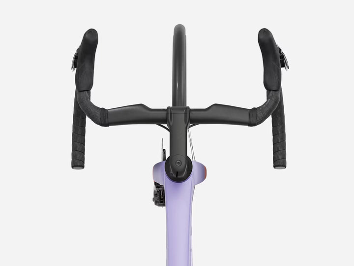 TREK Madone SL7 Gen8(2026年モデル)カラー:Matte Lavender Haze/Deep Smoke ハンドル真上から撮影
