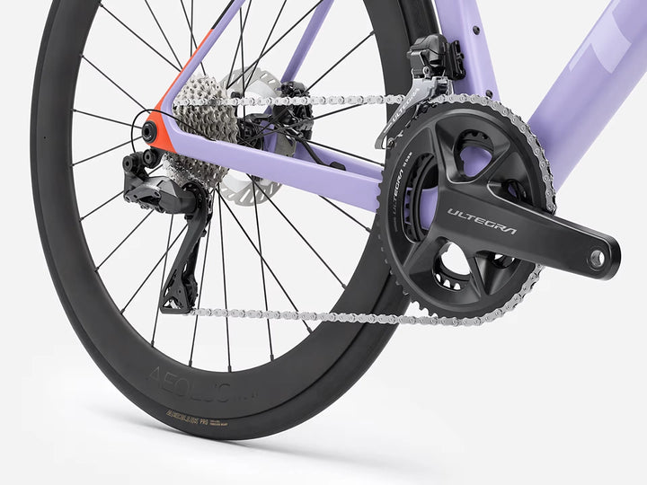 TREK Madone SL7 Gen8(2026年モデル)カラー:Matte Lavender Haze/Deep Smoke コンポはシマノの電動アルテグラ