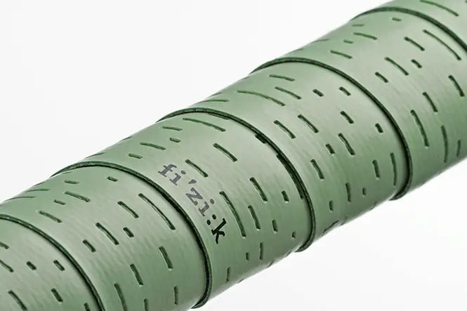 Fizik TERRA Solocush Tacky(フィジーク テラ ソロクッシュ タッキー)グリーンをハンドルに巻いた状態