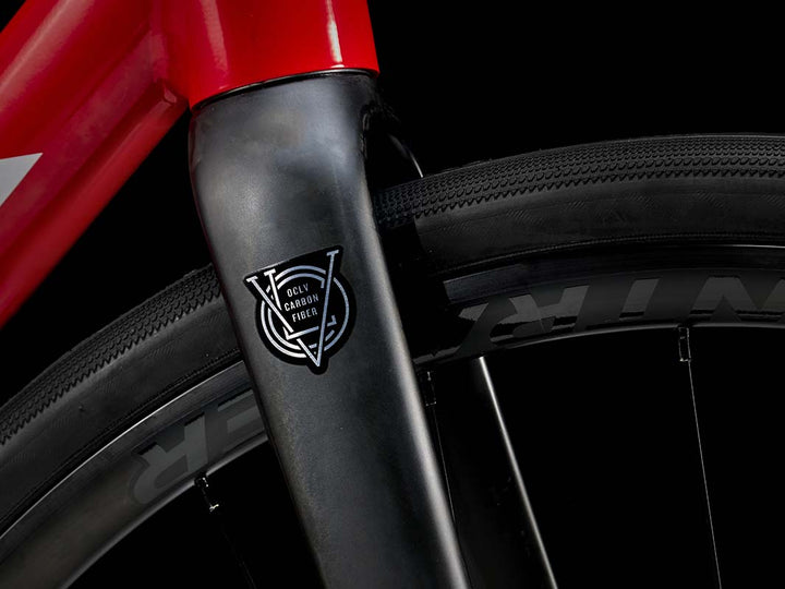Trek Domane AL4 Gen4(トレック ドマーネAL4 Gen4)のOCLVカーボンフロントフォークの写真