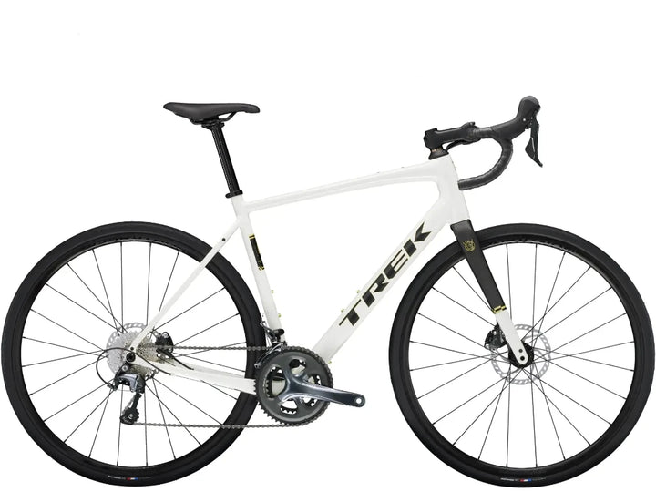 Domane AL4 Gen4(ドマーネAL4 Gen4)のホワイト(Era White)の真横からの画像
