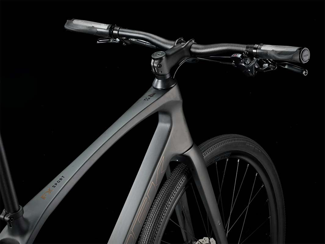 モデル名:トレック FXスポーツ4(Trek FX Sport 4)、撮影箇所:トップチューブ全体が斜めに