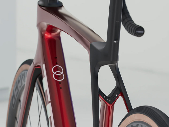 トレックマドンSL6 Gen8(Trek Madone SL6 Gen8)のレッド(Crimson)のIsoflow