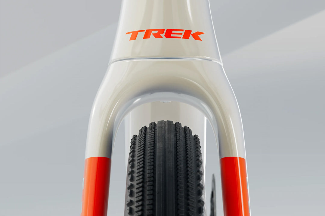 Trek Checkmate SLR7 AXS(トレック チェックメイトSLR7 AXS)のベージュ系カラーのモデルのタイヤクリアランス