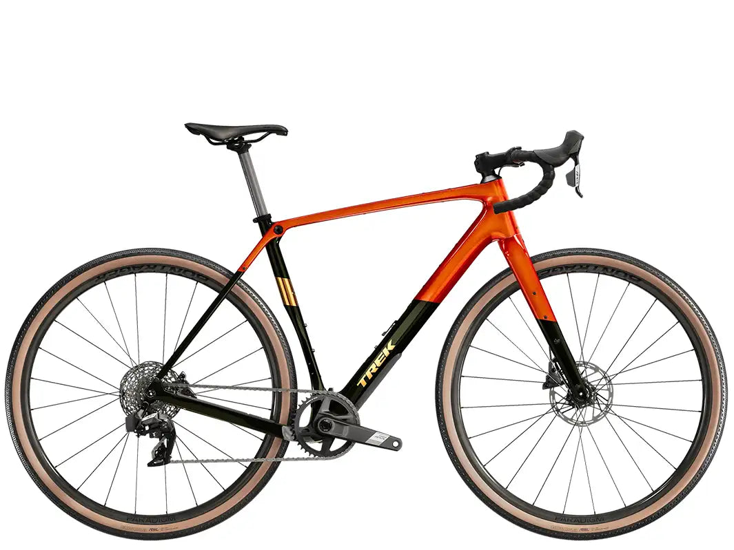 Trek Checkpoint SL5 AXS Gen3(トレックチェックポイントSL5AXS)を真横から撮影した写真