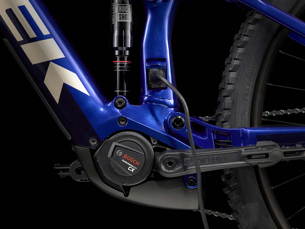 Trek Rail5 Gen3 Hex Blue(トレックレイル5第3世代モデルのブルー)の充電プラグ