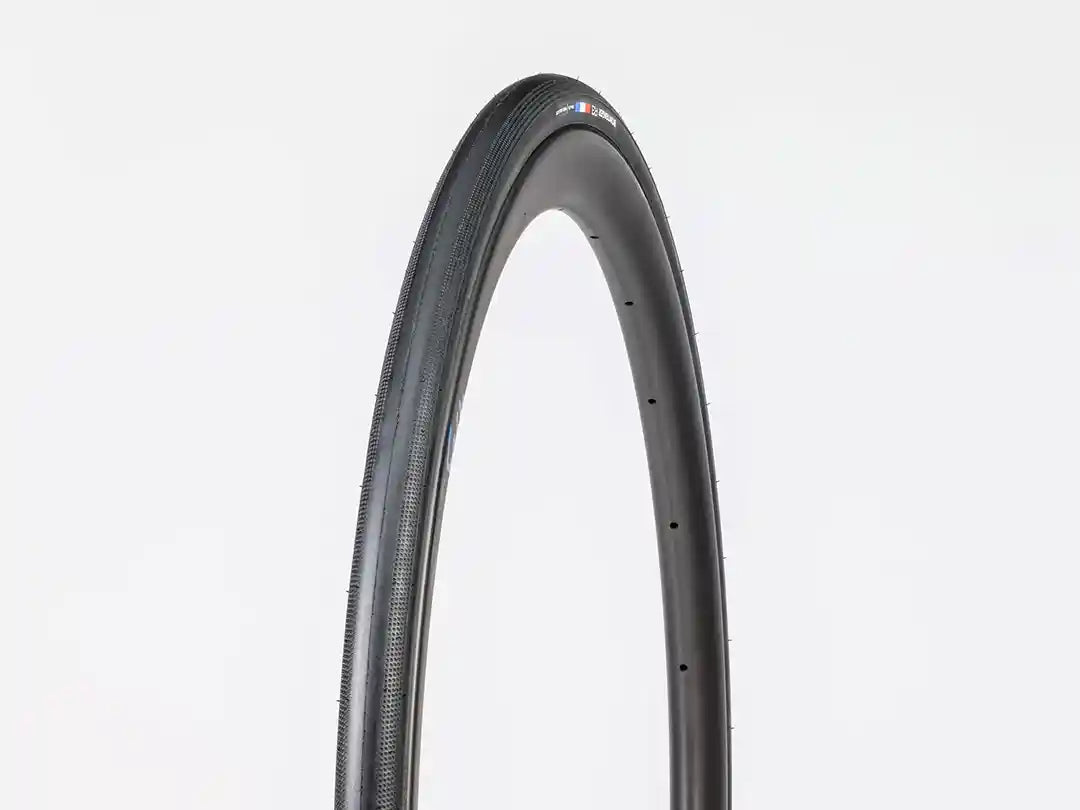 Bontrager(ボントレガー) R3 Hard-Case Lite ロード タイヤ をリムに取り付けた状態