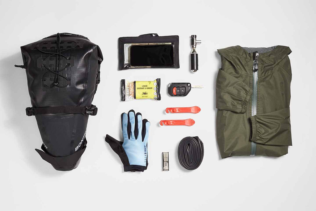 ボントレガーのシートパックの中身を並べた写真