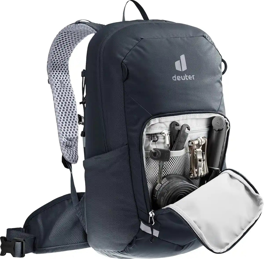 Deuter(ドイター)BIKE ONE(バイクワン)16リットル ブラックの携帯工具などを収納するコンパートメント