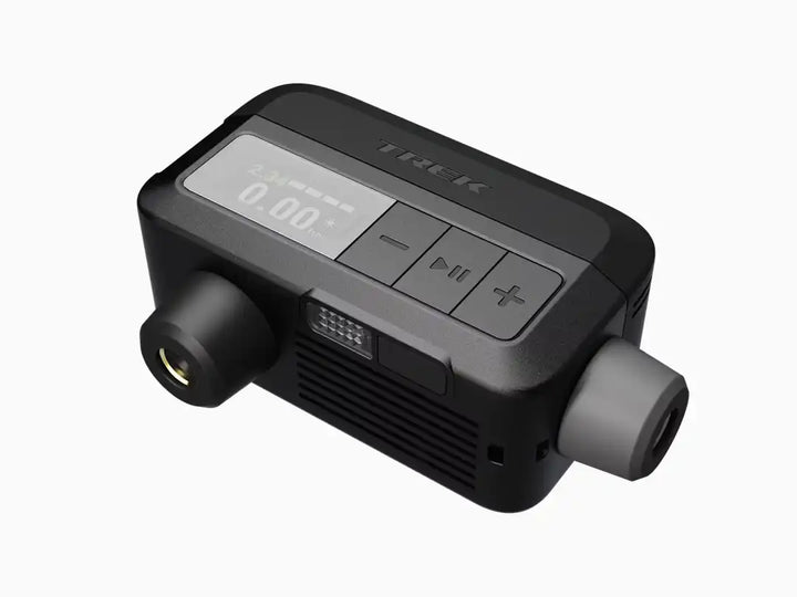 Trek Air Rush Electric Pump(トレック エア ラッシュ 電動ポンプ)アダプター保持のマウントが側面にある
