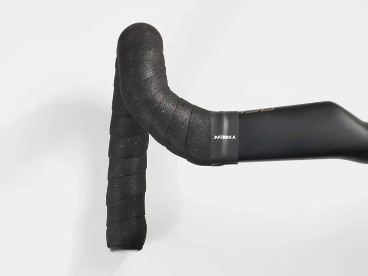 商品:Trek Double Gel Corkハンドルバーテープセット 色:ブラック RSLハンドルに巻いた状態