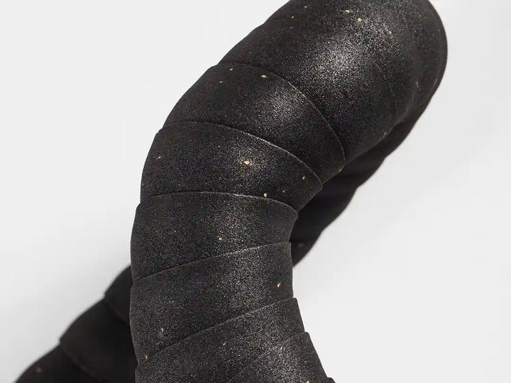 商品:Trek Gel Corkハンドルバーテープセット 色:ブラック コルク表面拡大