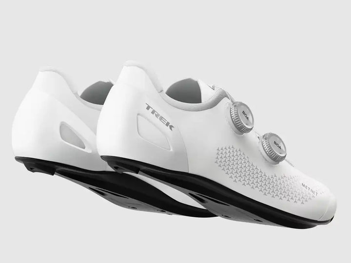 Trek RSLロードサイクリングシューズ カラー:White/Silver 斜め後ろから