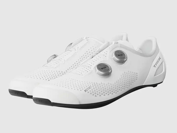 Trek RSLロードサイクリングシューズ カラー:White/Silver 斜め前方向から