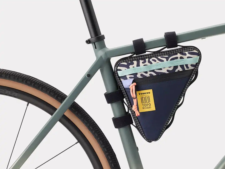 Topo Designs Frame Bag(トポデザイン フレームバッグ)をシートチューブとトップチューブで固定