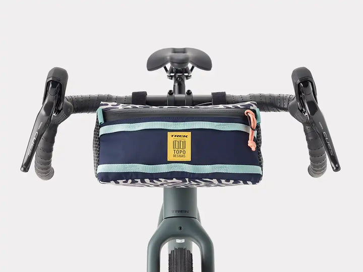 TREKとコラボしたTopo Designs のハンドルバーバッグをグラベルバイクに取り付け