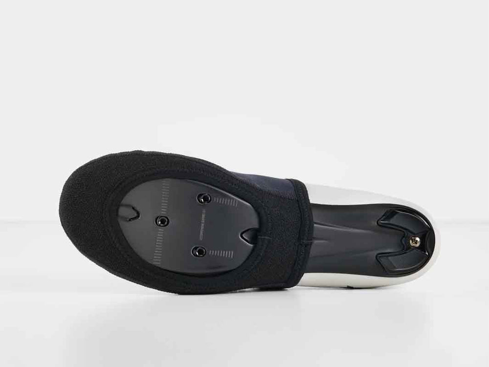 トレック ウィンドシェル サイクリング トゥカバー(Trek Windshell Cycling Toe Cover)の商品画像。ビンディングに影響しないことがわかる画像