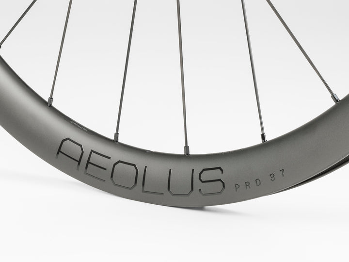 Bontrager Aeolus Pro 37 TLR Disc Road Wheel(アイオロス プロ 37 チューブレスレディ ディスク ロード ホイール)