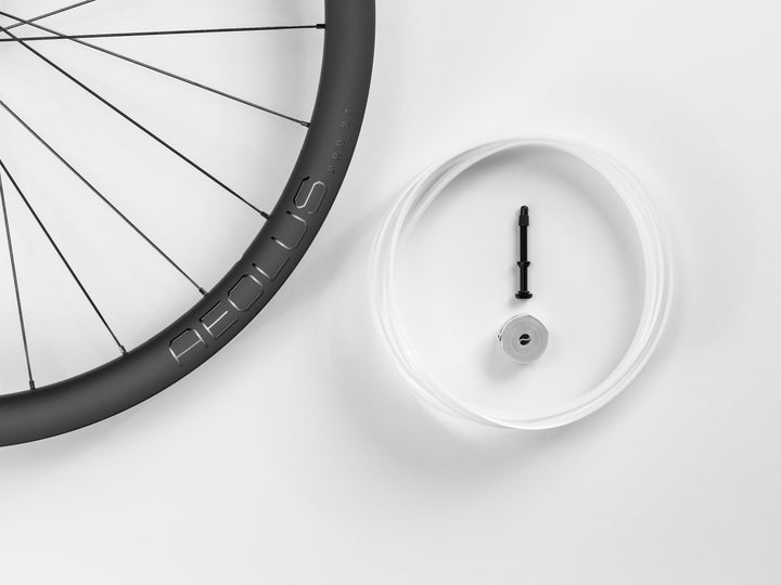 Bontrager Aeolus Pro 37 TLR Disc Road Wheel(アイオロス プロ 37 チューブレスレディ ディスク ロード ホイール)