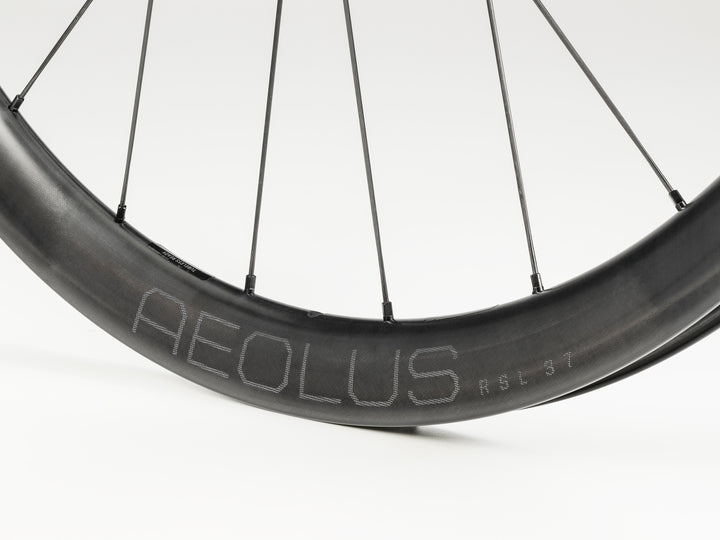 Bontrager Aeolus RSL 37 TLR Disc Road Wheel(アイオロス RSL 37 チューブレスレディ ディスク ロード ホイール)