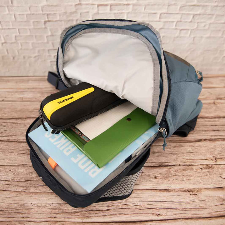 Deuter(ドイター)レースエアー10 バッグにA4ファイルなどを収納