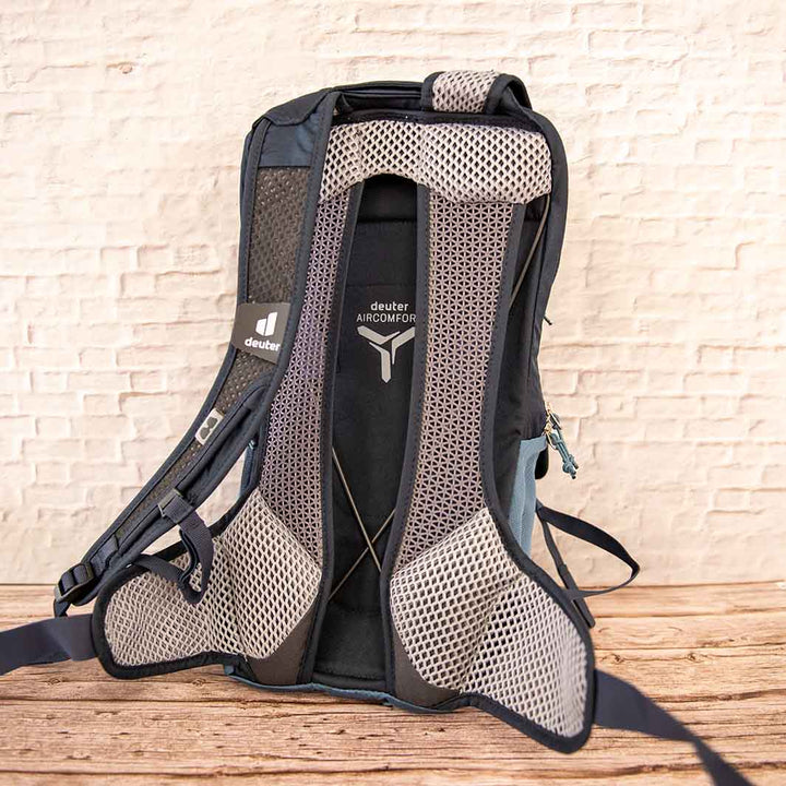 Deuter(ドイター)レースエアー10 背面部分