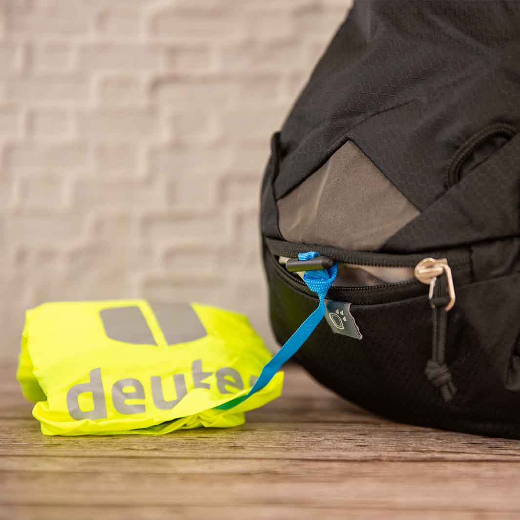 deuter(ドイター)レース8はレインカバー付属