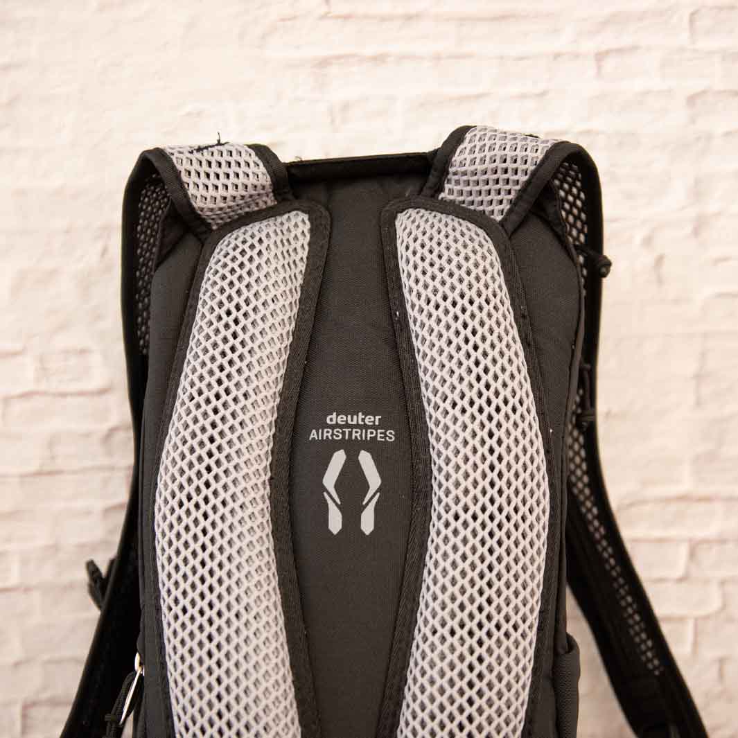 deuter(ドイター)レース8のエアーストライプス