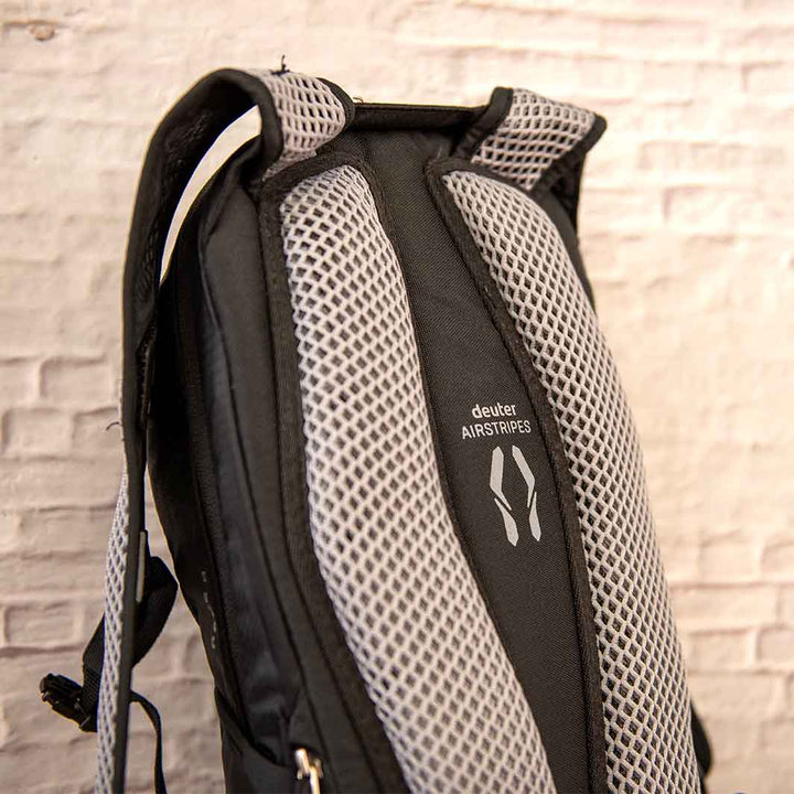 deuter(ドイター)レース8の背面パッド