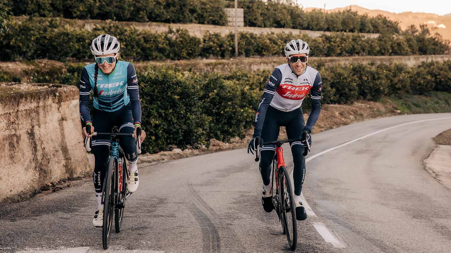 TIME XPRESSO 4 B1（タイム エクスプレッソ 4 B1）