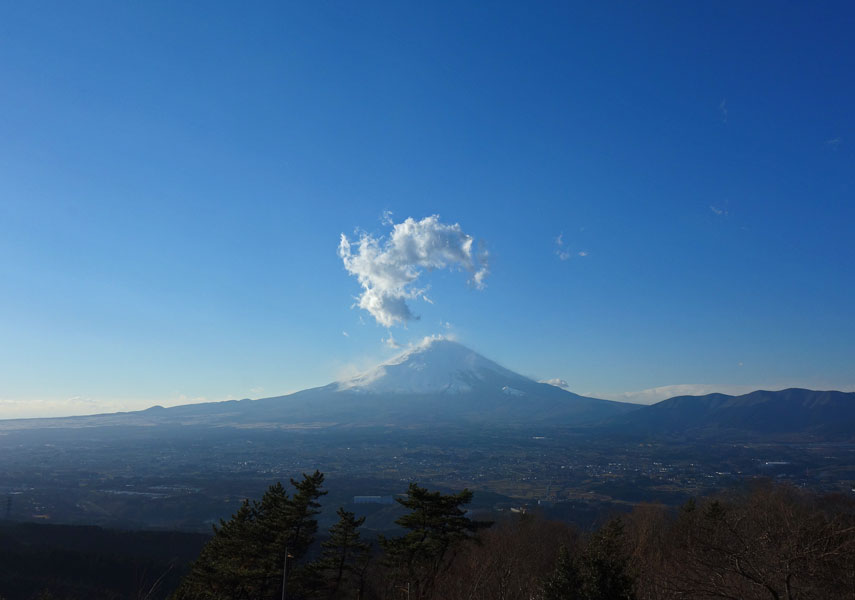 足柄峠をヒルクライム後に見る富士山