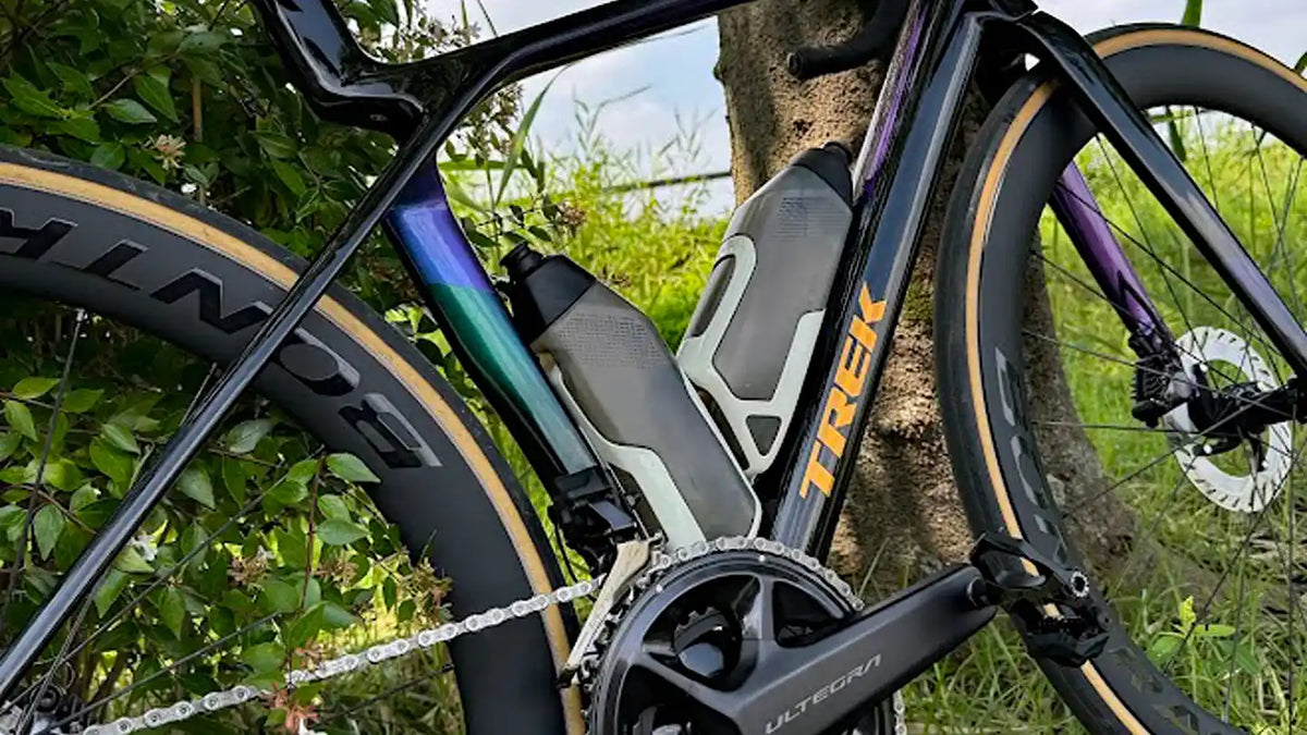 Madone SL Gen8 カスタム例｜性能アップもイメチェンも軽量化も！