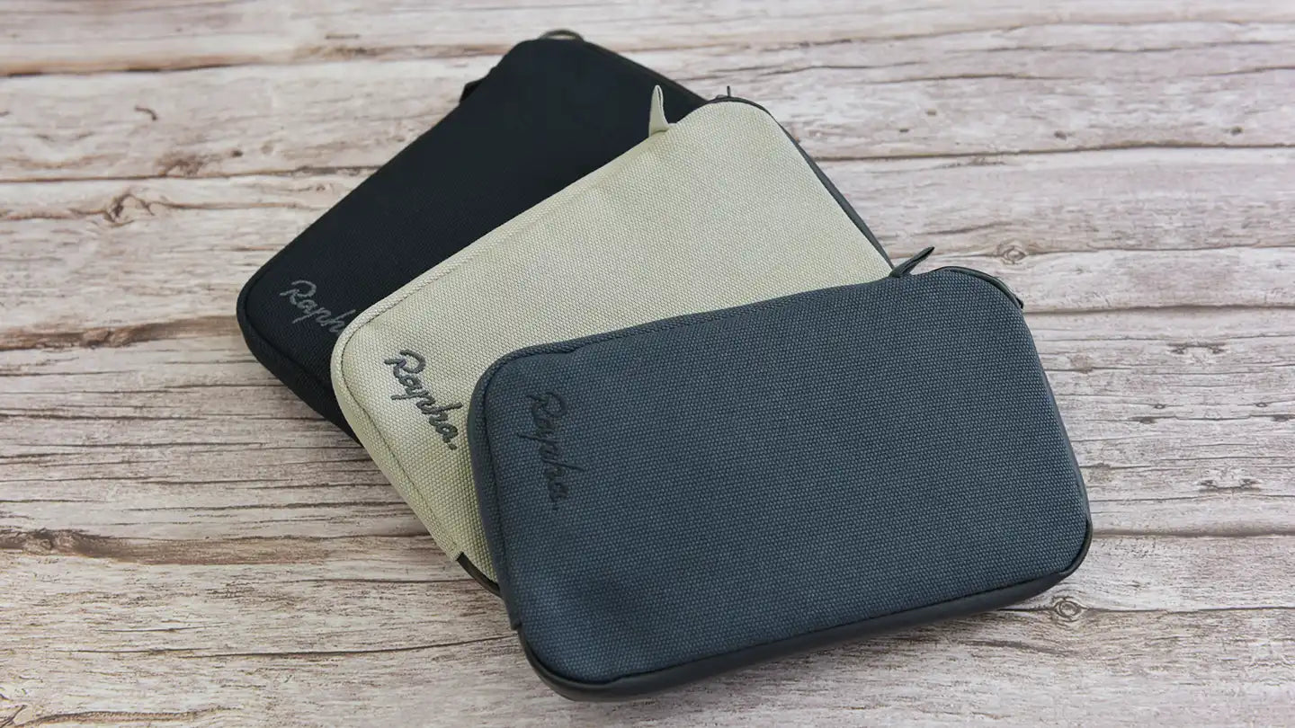Rapha Essentials ケース！２色展開で登場！