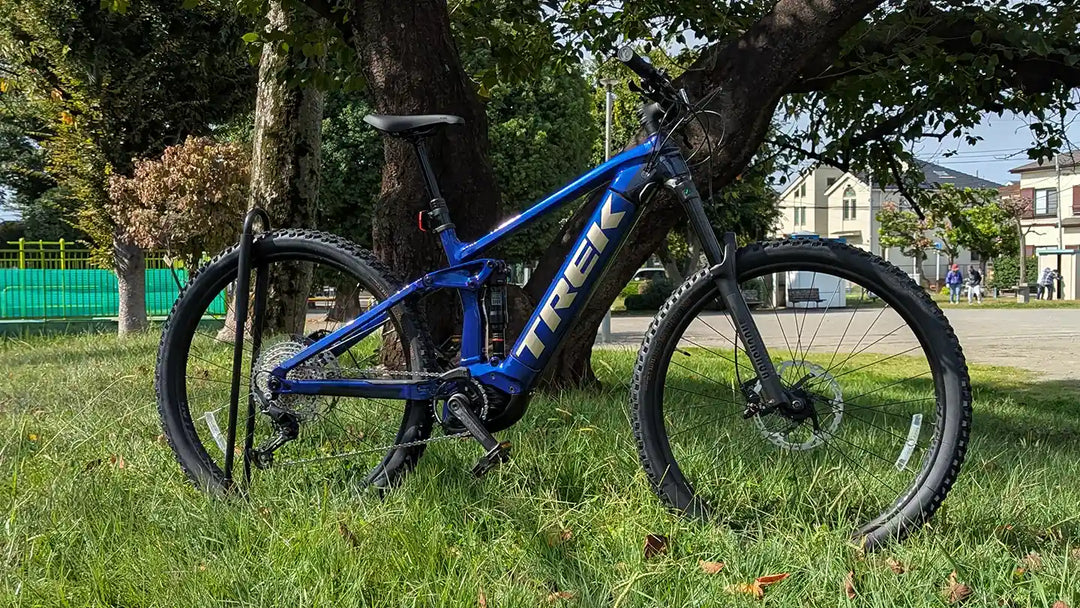 TREK Rail 5 Gen3を公園で撮影  