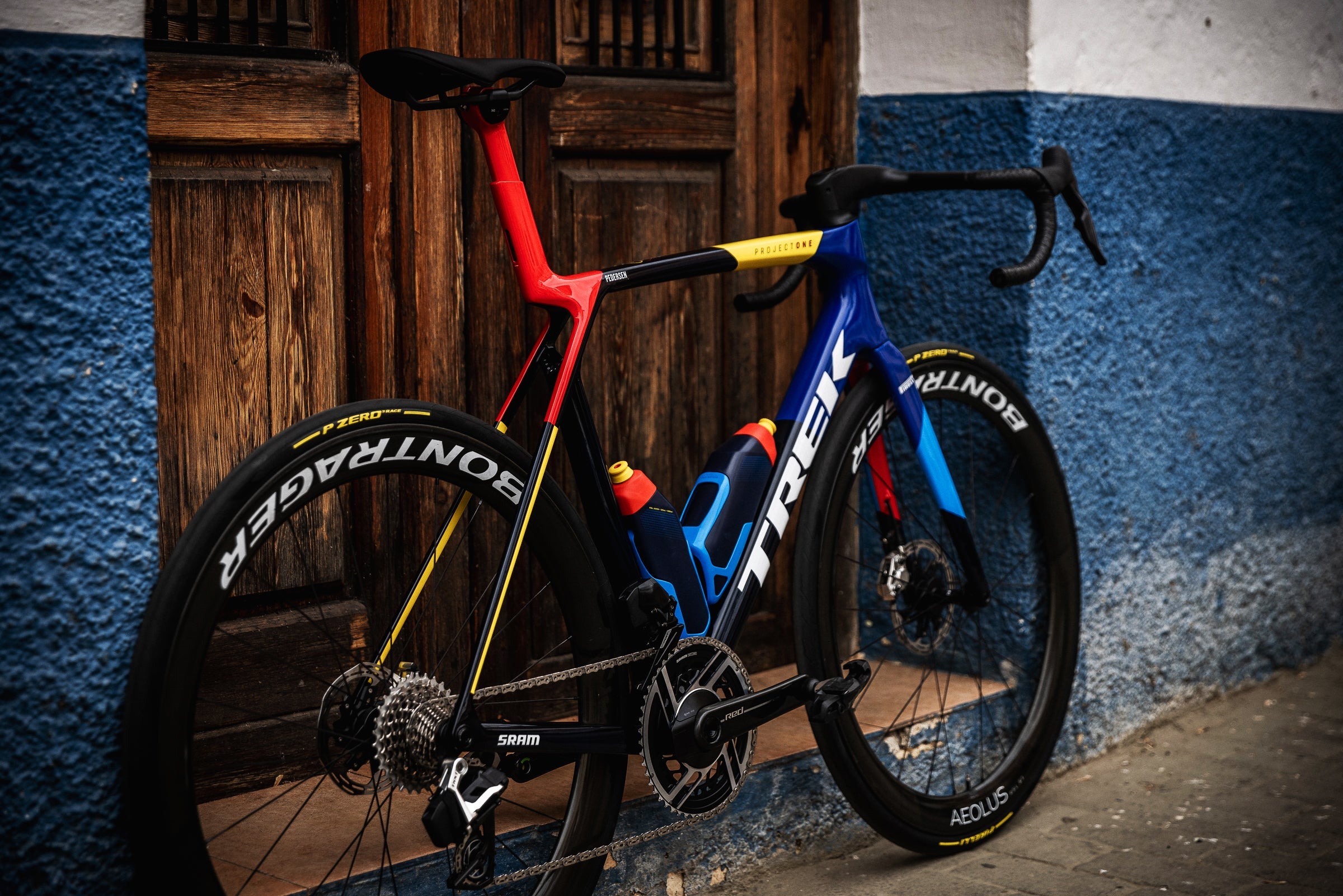 Madone SLR Gen 8（マドン SLR Gen8）- Trekの軽量で空力に優れ